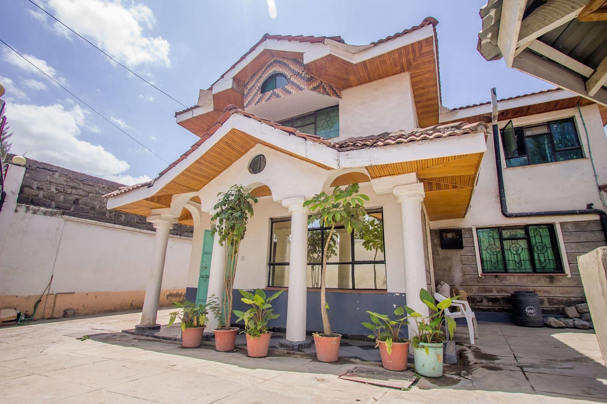 Nairobi Airport Rest House Hotel Exterior photo